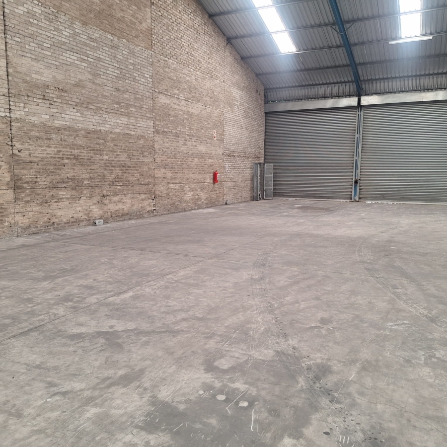 To Let Commercial Property for Rent in De Almeida Western Cape